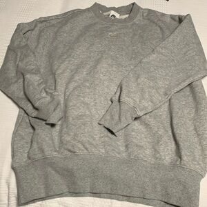 Women’s Nike xs crew neck sweatshirt